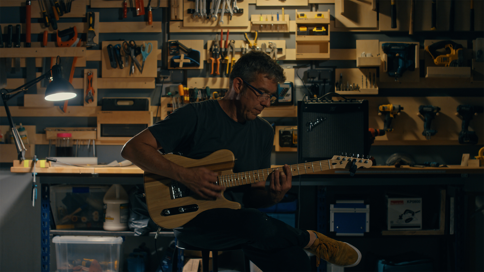 Greg Robbins, luthier