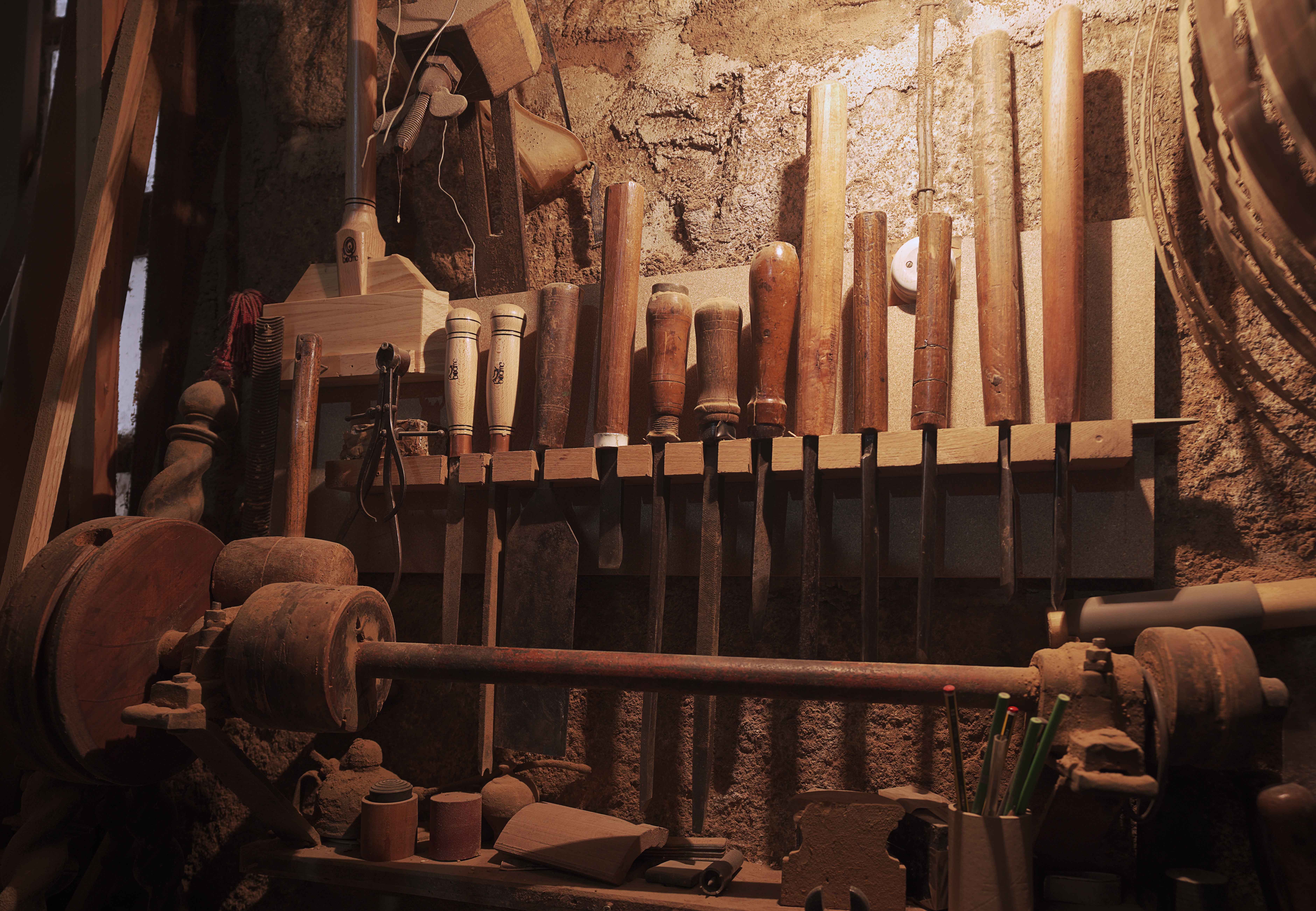 Herramientas de carpintería en el taller de Boama Ebanistería