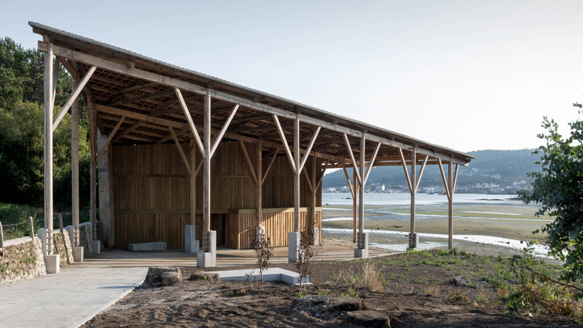 Estaleiro do Ciprián, rehabilitación con la que Fuertes Penedo fueron finalistas de la exposición del Pabellón de España en la 19ª Bienal de Arquitectura de Venecia