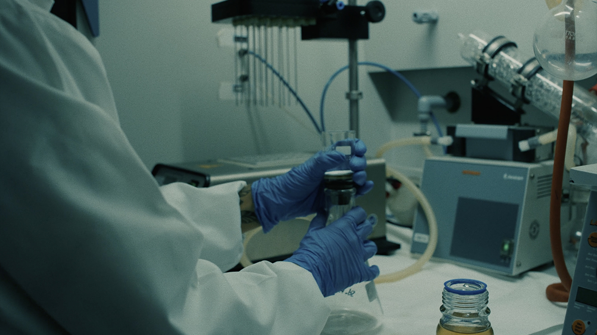 El equipo de la Fundación CETEMAS realizando pruebas en laboratorio.