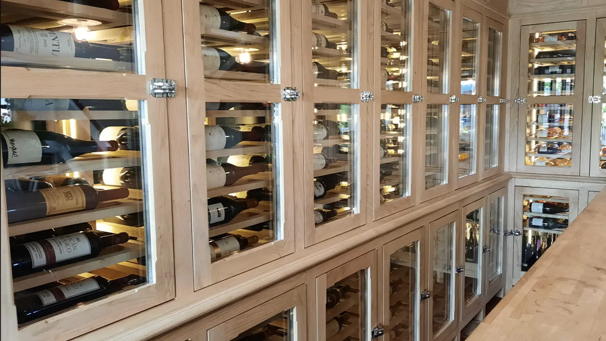 Vista de la bodega de Nacio Quirós para el restaurante Casa Marcial en Arriondas, Parres, Asturias