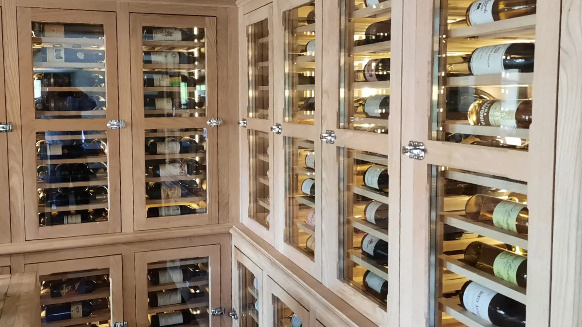 Vista de la bodega de Nacio Quirós para el restaurante Casa Marcial en Arriondas, Parres, Asturias